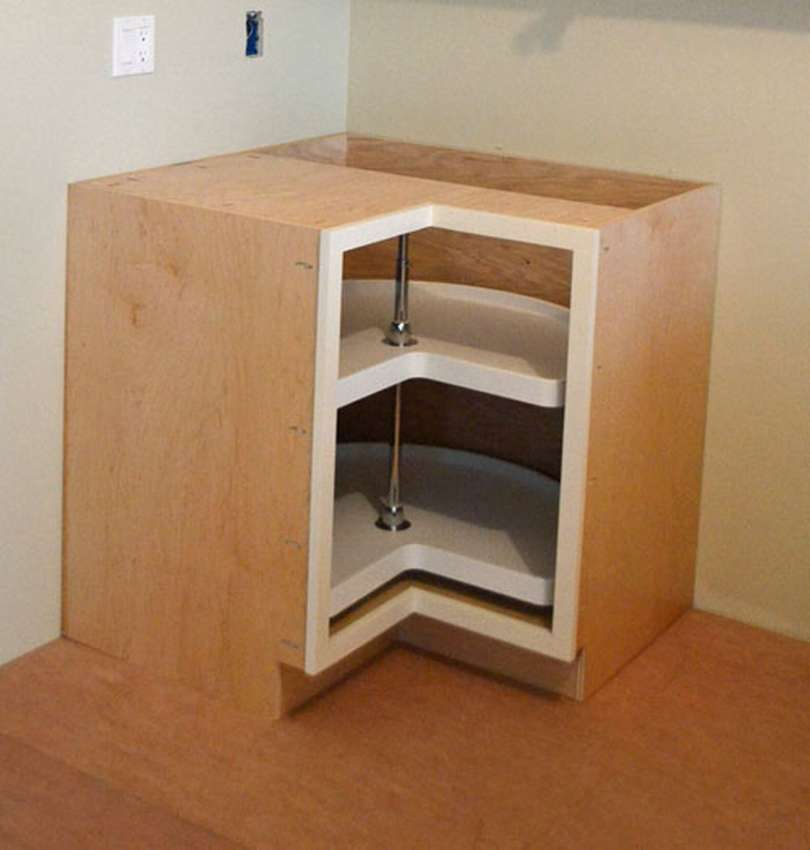 ъглов кухненски шкаф с рафт